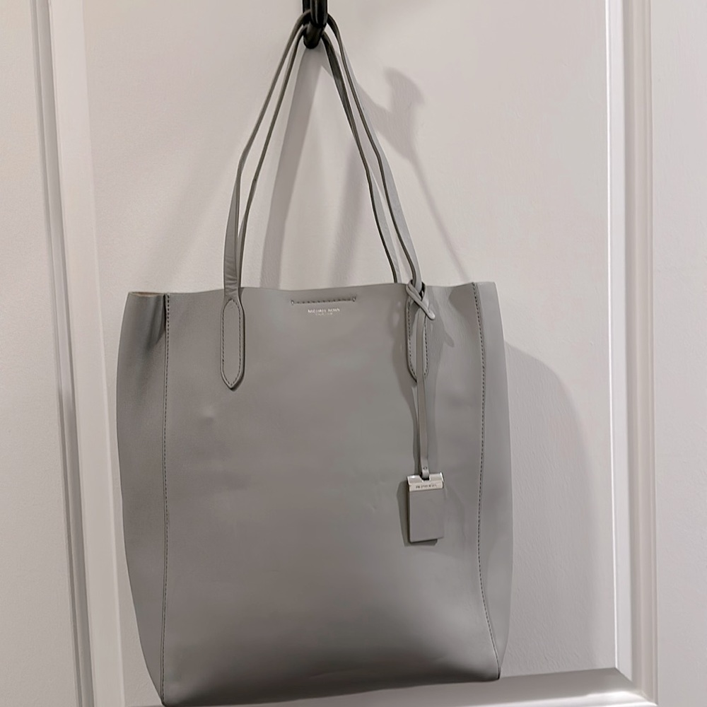 Authentic Michael Kors Collection Calf Leather Tote, in Light Gray. STUNNING - Picture 3 of 17